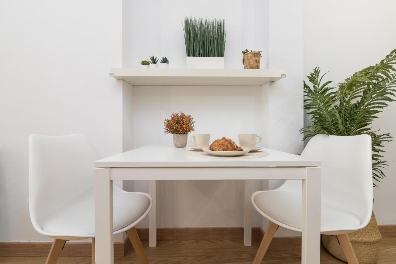 Precioso Apartamento Con Habitacion Separada En Centro Historico De Малага Екстериор снимка